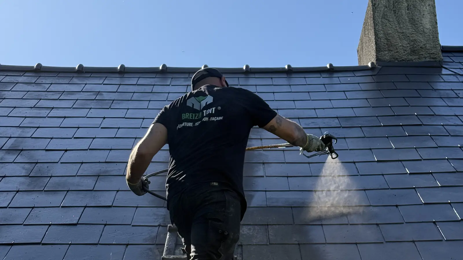 Hydrofuge toiture en Bretagne : protégez durablement votre toit