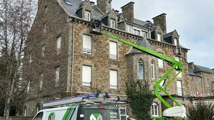 Rénovation des bâtiments industriels et tertiaires en Bretagne : Breizh Toit, votre partenaire de confiance