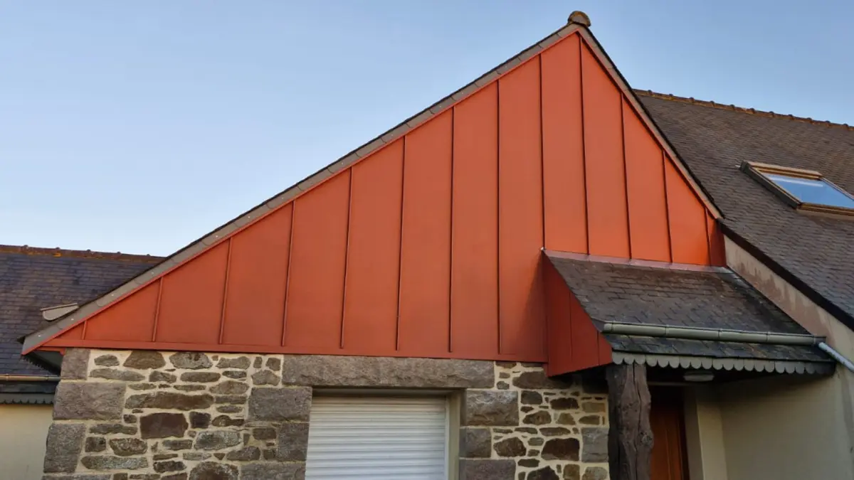 Le bardage décoratif : Sublimez et protégez votre façade avec Breizh Toit