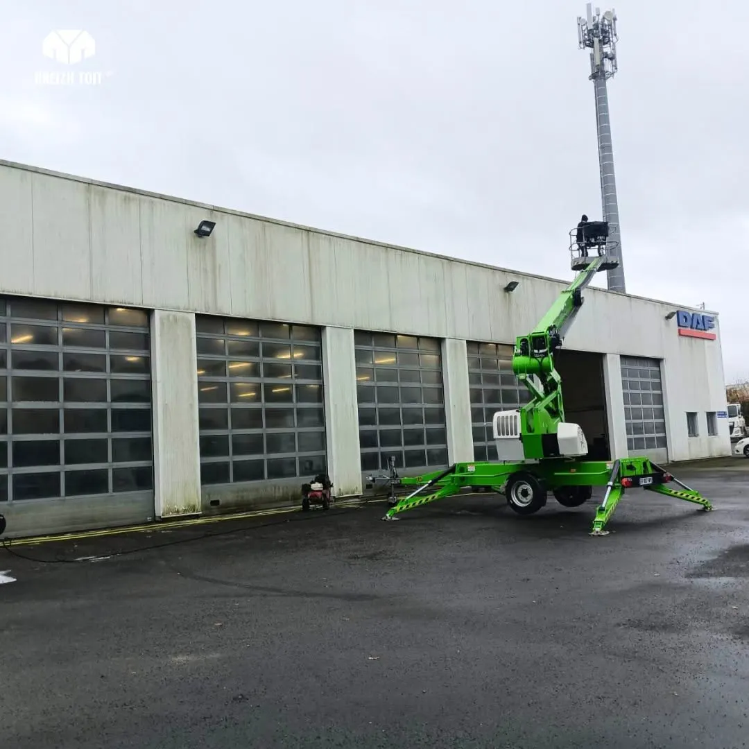 Nettoyage de façade et d'enseigne pour une entreprise (Breizh Toit)