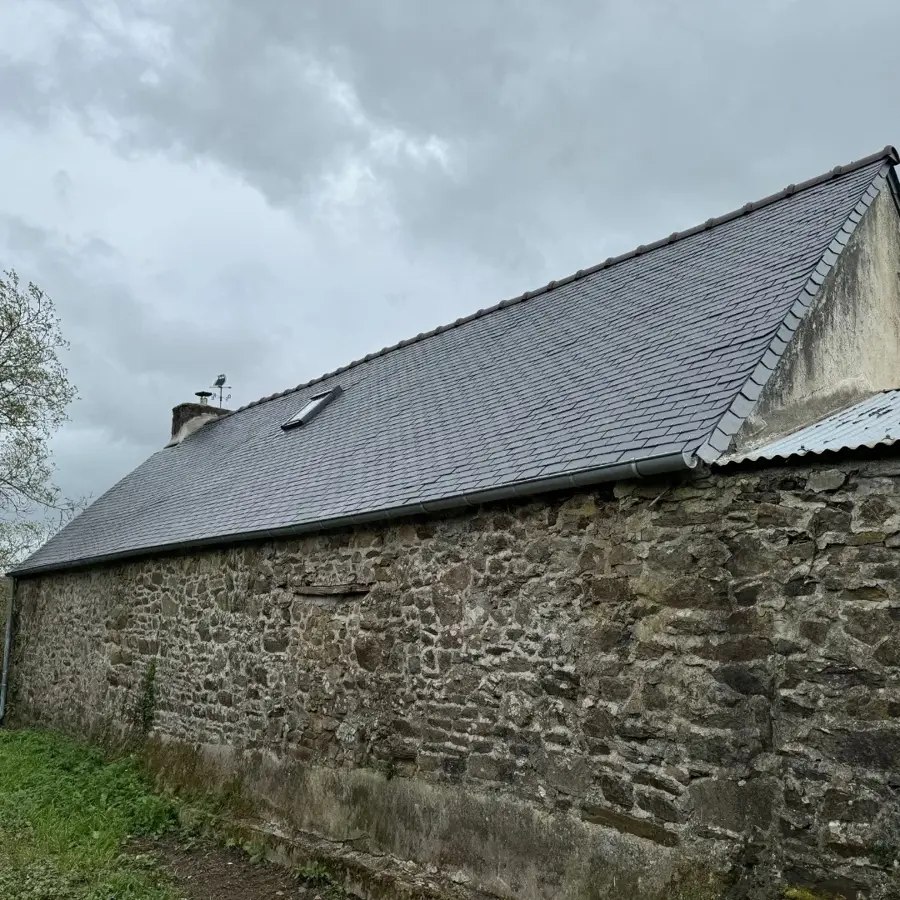 Maison de Carnac avec sa toiture neuve en ardoises naturelles (photo 4)