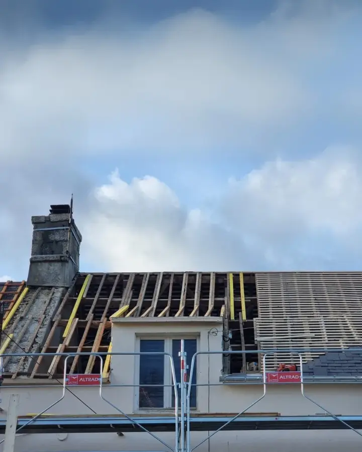 Réfection de la toiture d'une maison du Sourn après la tempête (photo 2)