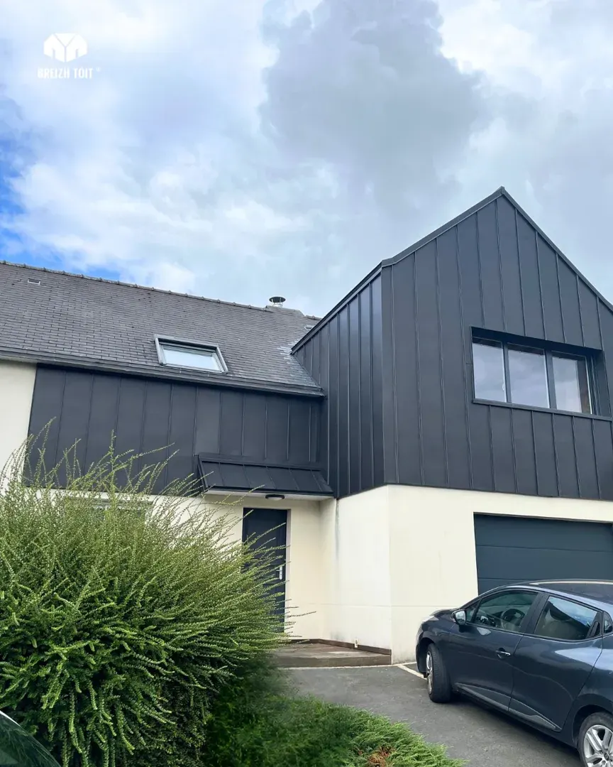 Maison rennaise modernisée par son nouveau bardage de façade