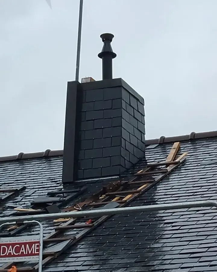 Chantier de désamiantage de toiture à Le Verger (photo 5)