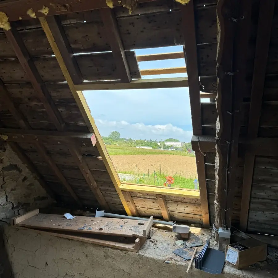 Velux créé dans une toiture à Langueux (photo 3)