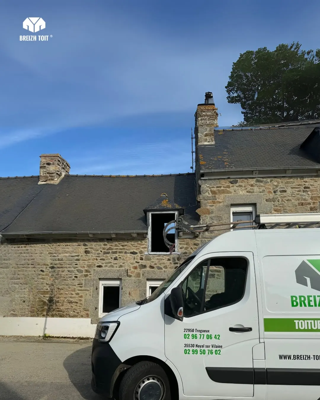 Velux créé dans une toiture à Langueux