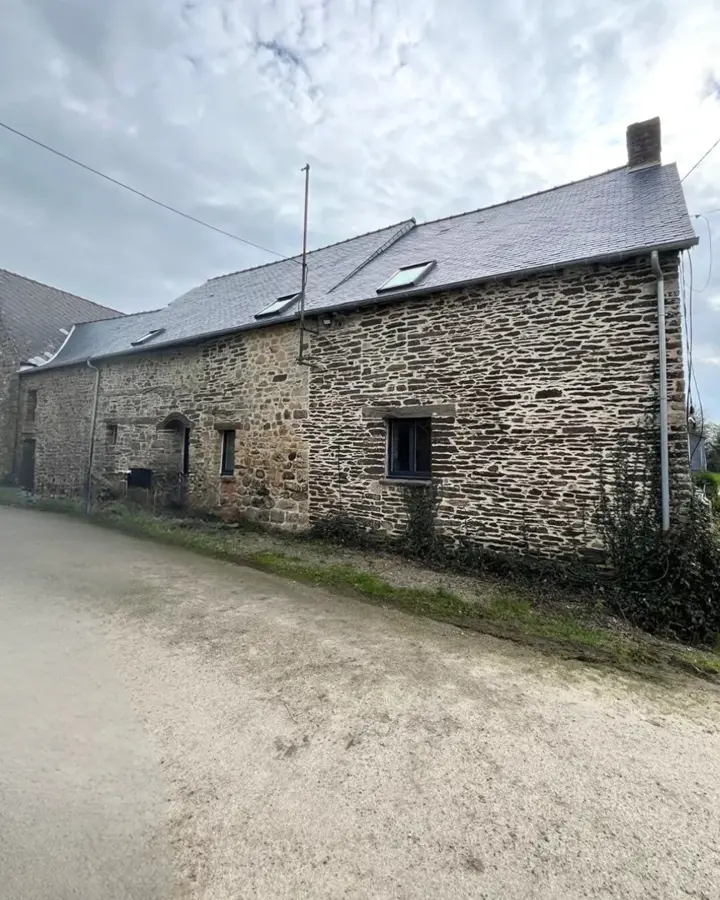 Longère de Plélan-le-Grand avec sa toiture neuve en ardoises naturelles (photo 8)