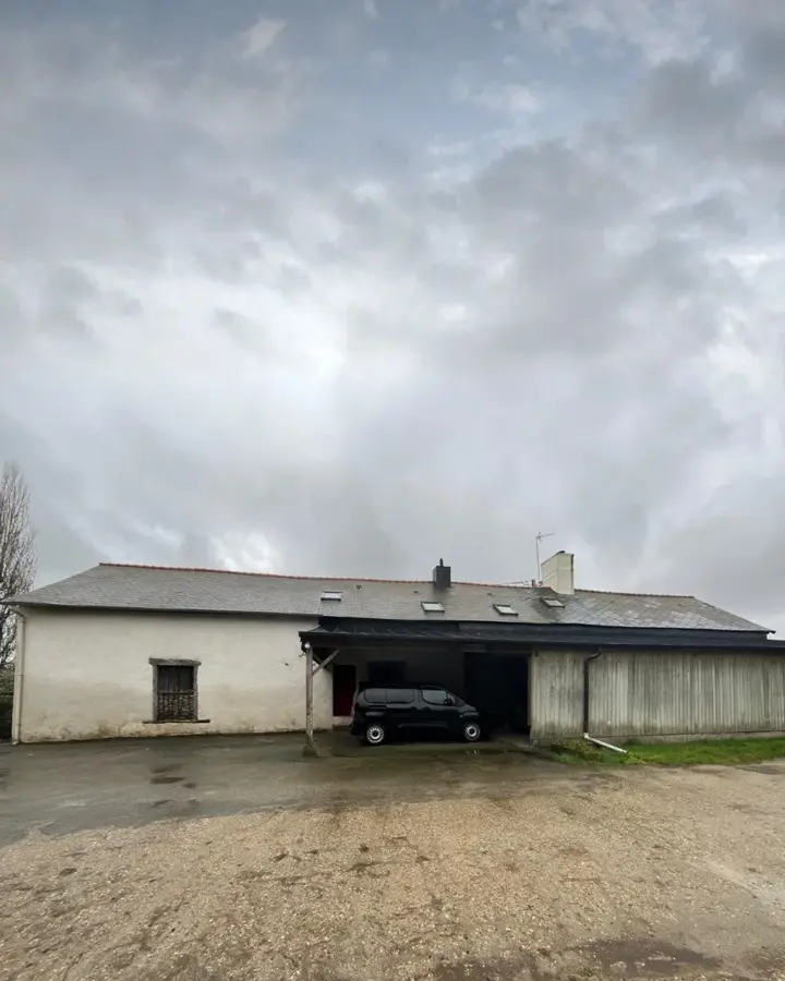 Longère de Vern-sur-Seiche après le traitement hydrofuge de sa toiture (photo 2)