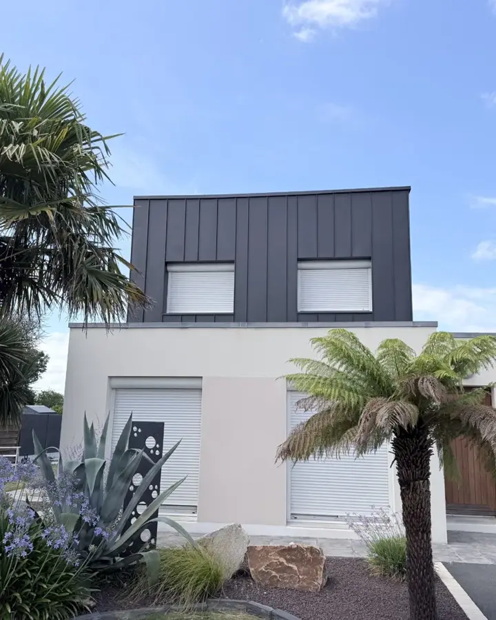 Façade de Lamballe-Armor habillée de son nouveau bardage aluminium (photo 5)