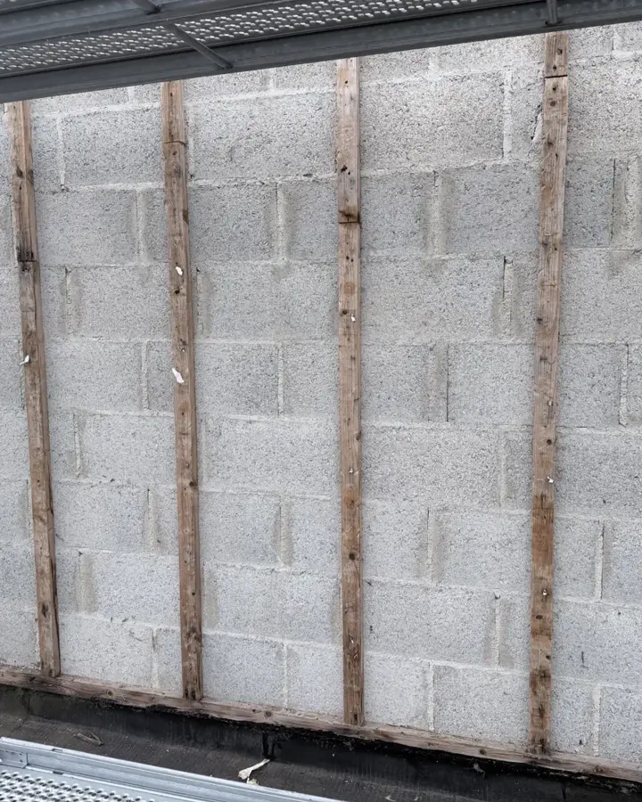 Façade de Lamballe-Armor habillée de son nouveau bardage aluminium (photo 9)