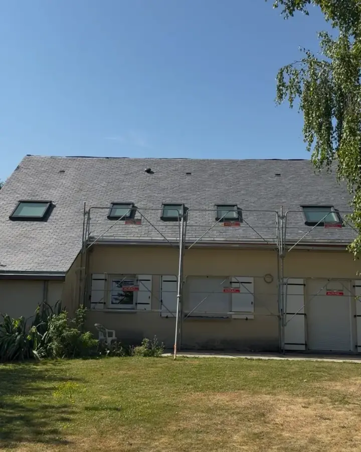 Maison de Saint-Sulpice-la-Forêt avec sa nouvelle couverture en ardoises naturelles (photo 4)